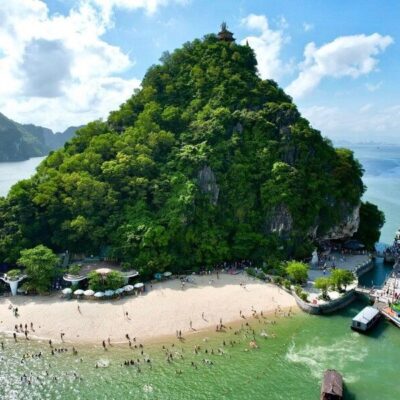 Tour tuyến 2 trên du thuyền vịnh Hạ Long